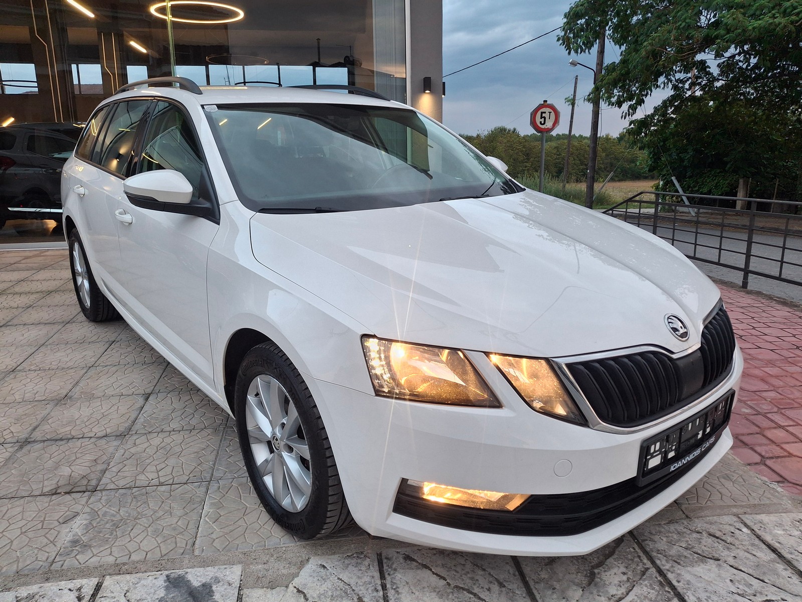 Skoda Octavia 2.0 TDI AMBITION LIMITED DSG COMBI - ΧΩΡΙΣ ΦΠΑ — 3