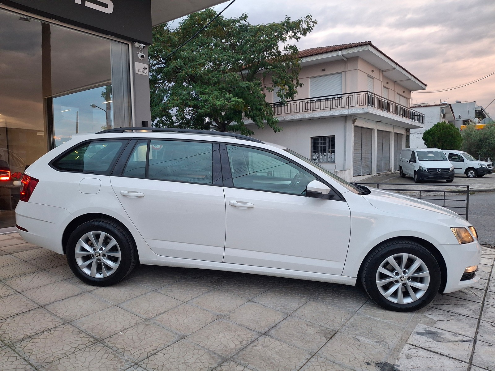 Skoda Octavia 2.0 TDI AMBITION LIMITED DSG COMBI - ΧΩΡΙΣ ΦΠΑ — 4