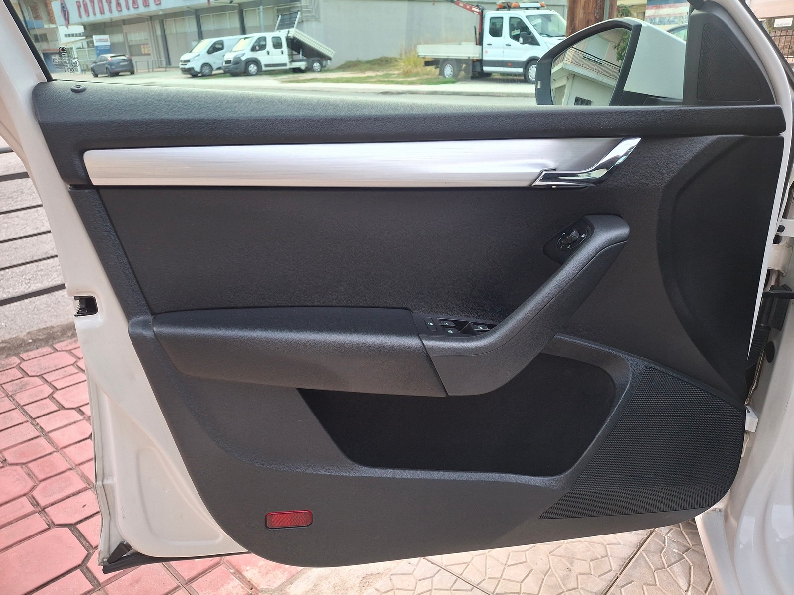 Skoda Octavia 2.0 TDI AMBITION LIMITED DSG COMBI - ΧΩΡΙΣ ΦΠΑ — 9