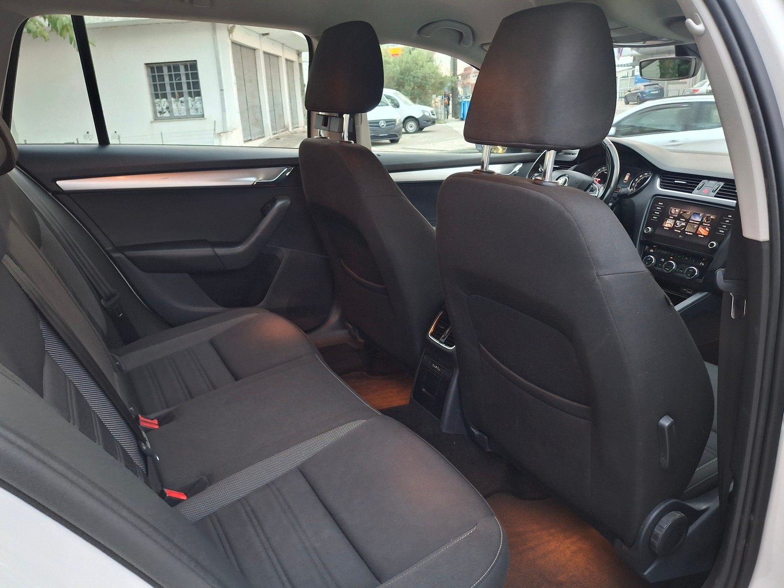 Skoda Octavia 2.0 TDI AMBITION LIMITED DSG COMBI - ΧΩΡΙΣ ΦΠΑ — 33