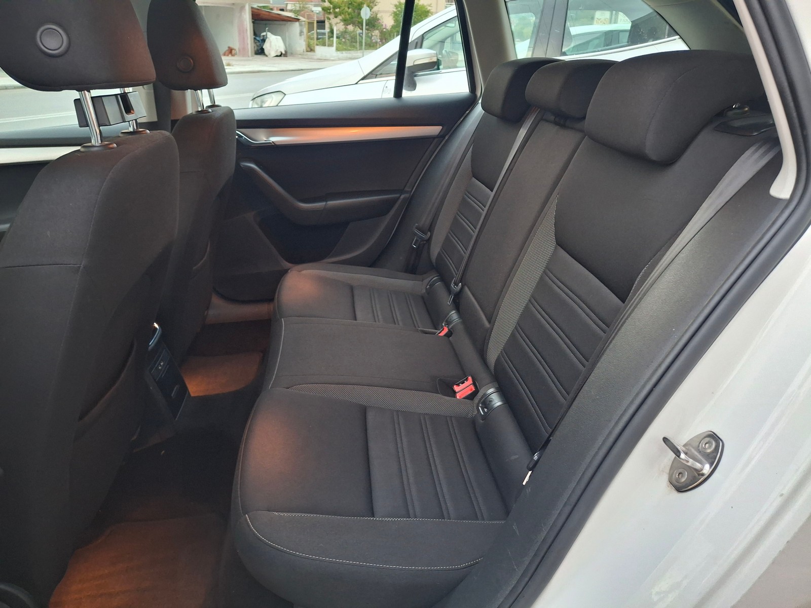Skoda Octavia 2.0 TDI AMBITION LIMITED DSG COMBI - ΧΩΡΙΣ ΦΠΑ — 37