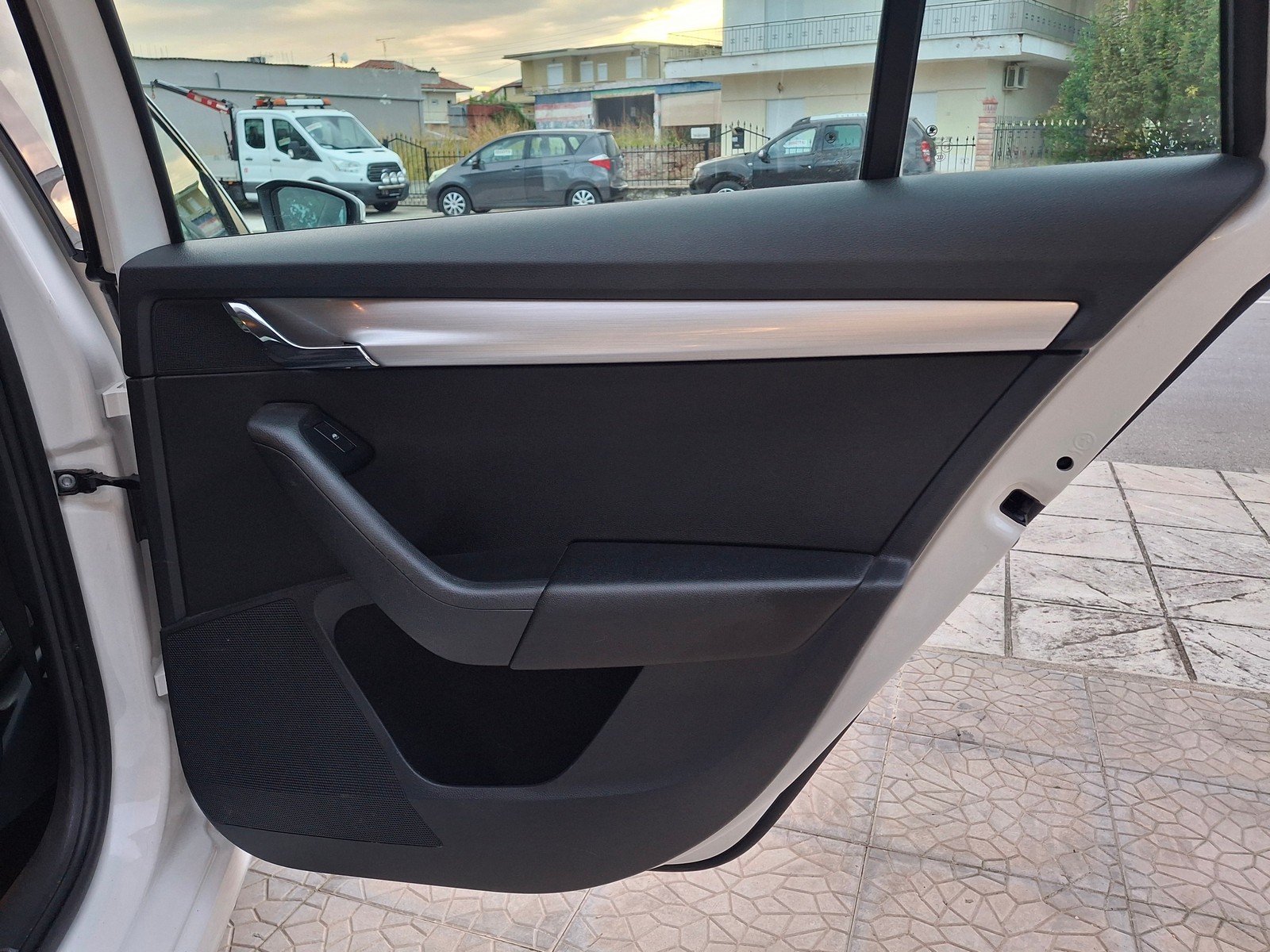 Skoda Octavia 2.0 TDI AMBITION LIMITED DSG COMBI - ΧΩΡΙΣ ΦΠΑ — 32