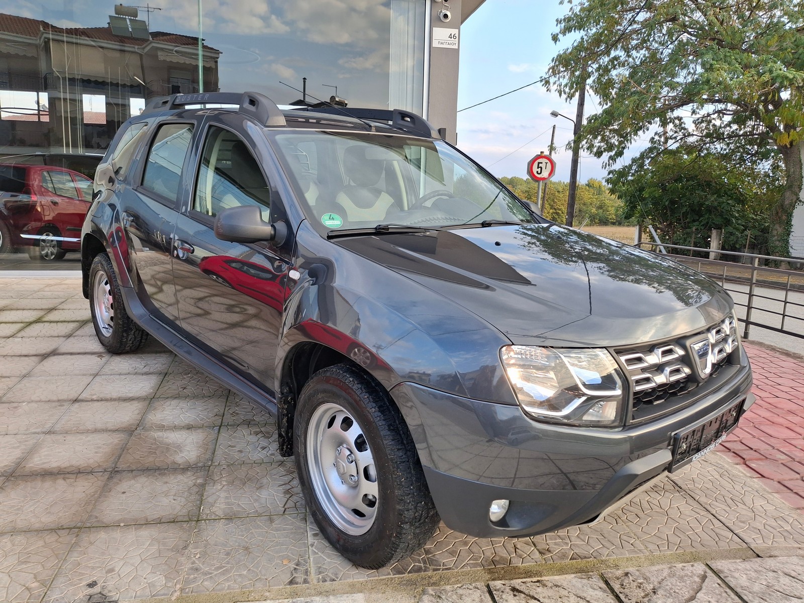 Dacia Duster 1.5 dCi Laureate 4x4 — 3