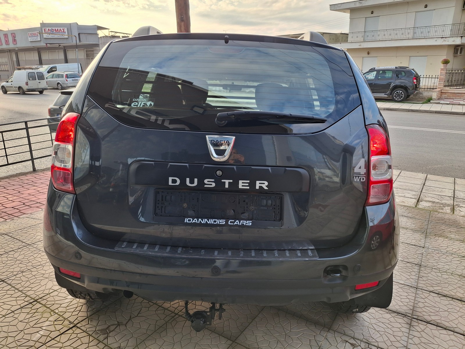 Dacia Duster 1.5 dCi Laureate 4x4 — 6