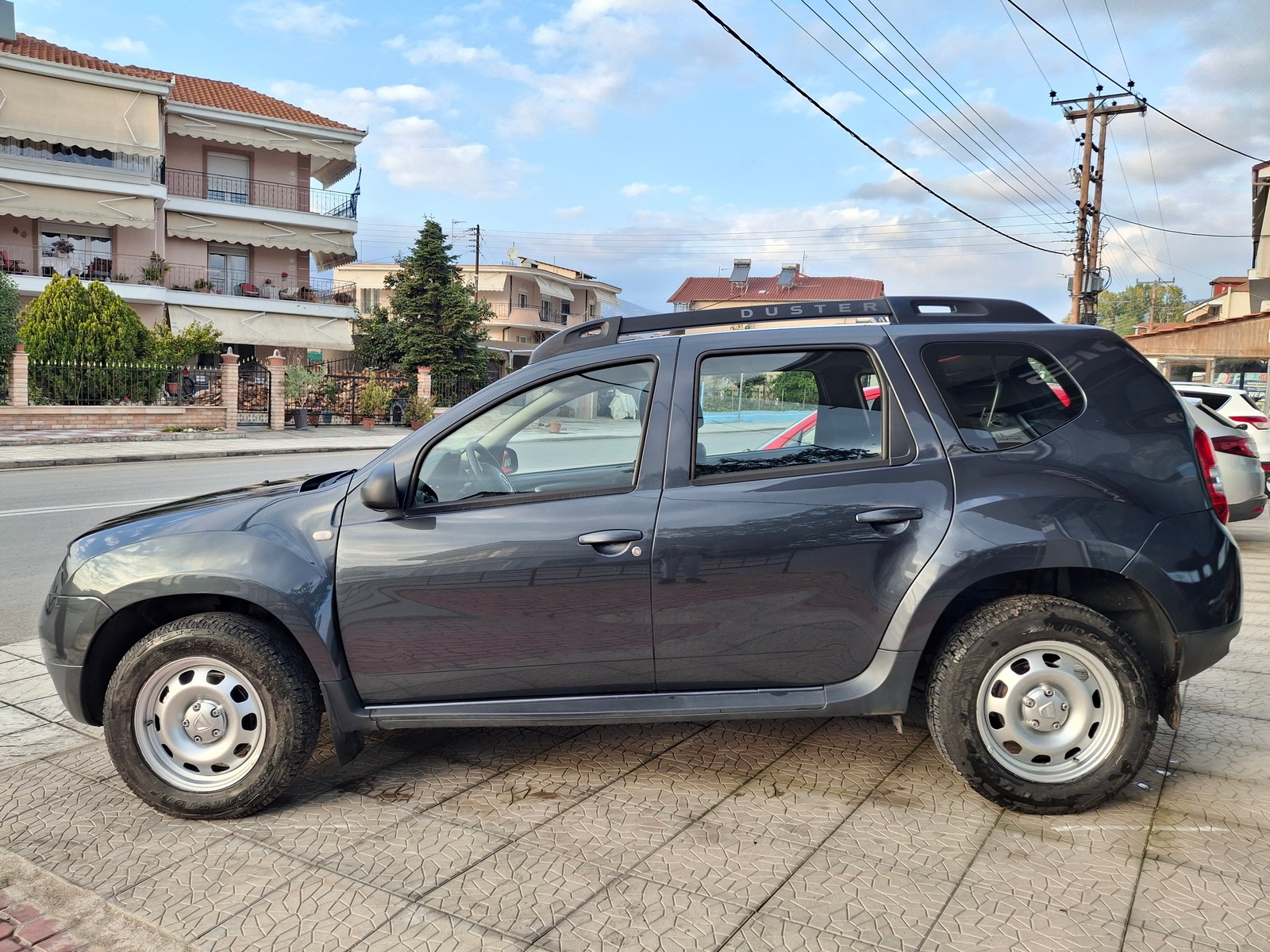Dacia Duster 1.5 dCi Laureate 4x4 — 8