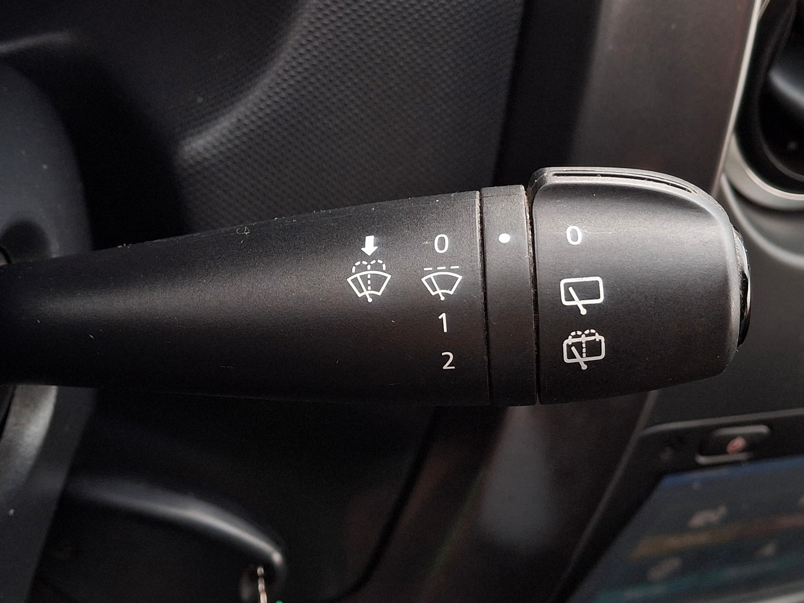 Dacia Duster 1.5 dCi Laureate 4x4 — 17