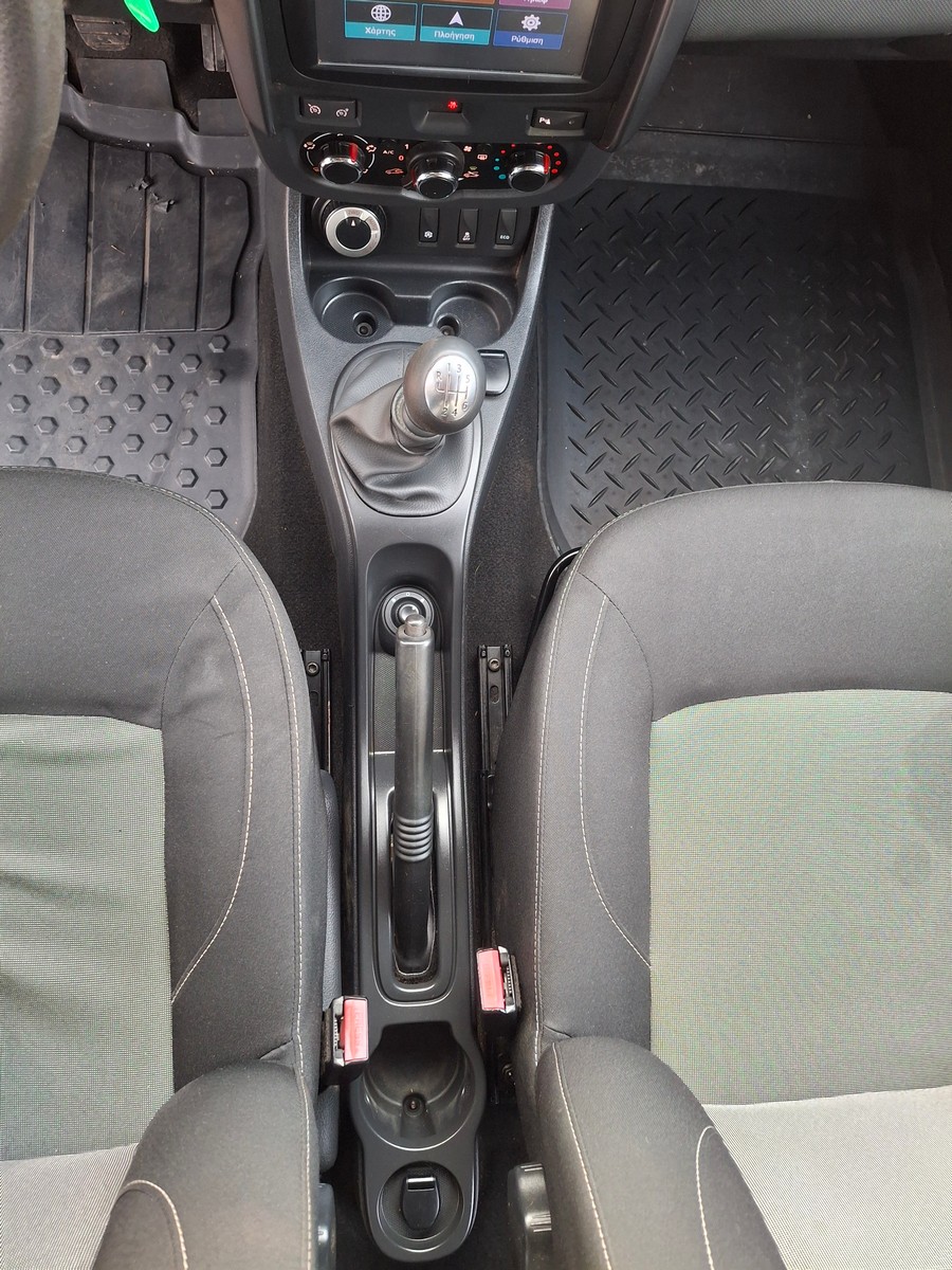 Dacia Duster 1.5 dCi Laureate 4x4 — 25