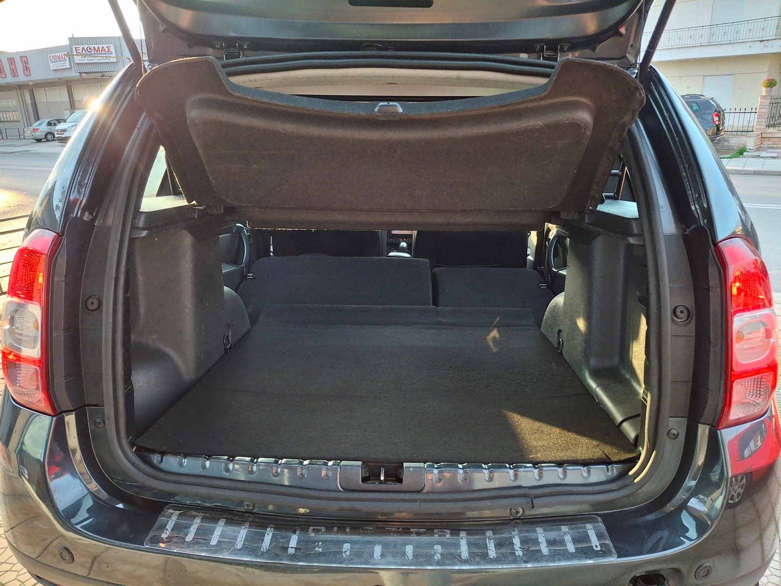 Dacia Duster 1.5 dCi Laureate 4x4 — 39