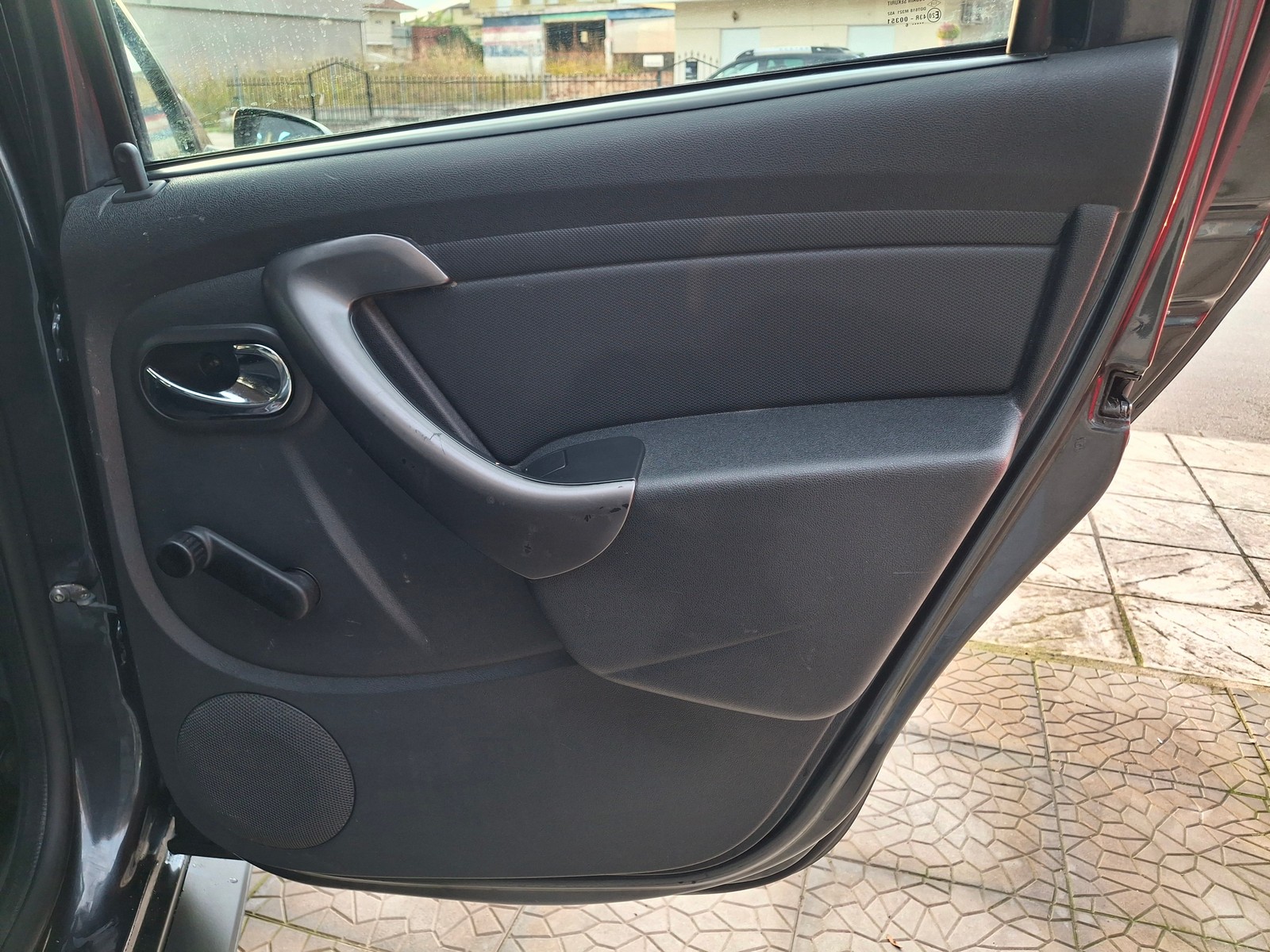 Dacia Duster 1.5 dCi Laureate 4x4 — 32