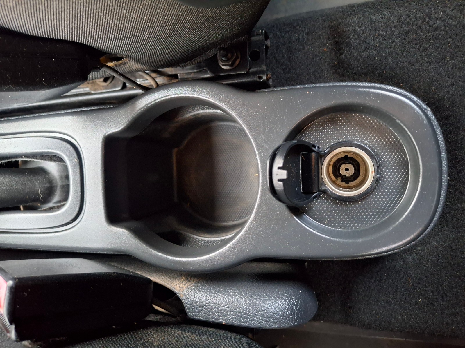 Dacia Duster 1.5 dCi Laureate 4x4 — 28